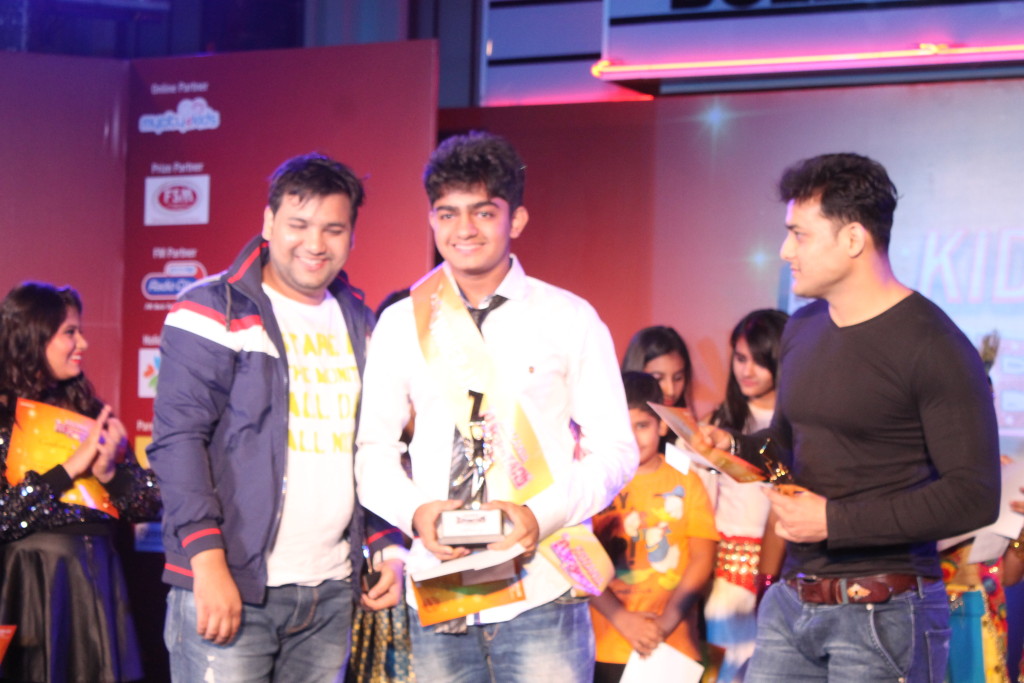 1st runner up Vishesh Jain with judges Amjad & Nadeem Music Directors
